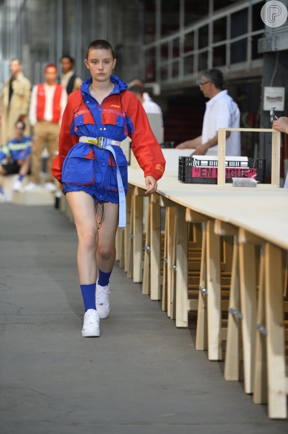 No primeiro dia da Semana de Moda de Paris, a Miu Miu apresentou looks com cinto