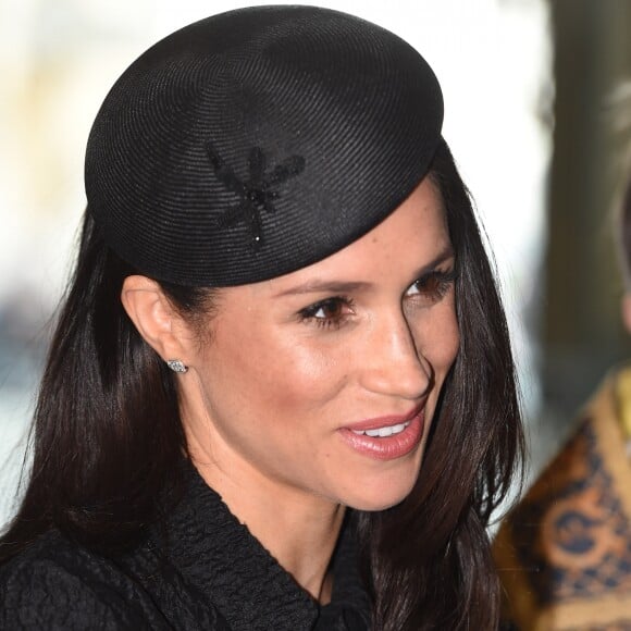 Sempre clicada com claquetes e chapéus refinados, Meghan escolheu um chapéu panamá como seu queridinho para manter no closet