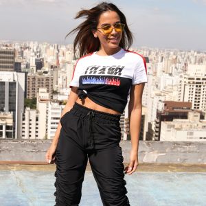 Anitta celebrou seu encontro com Mechas Montejo, empresária do ramo musical na Warner Music