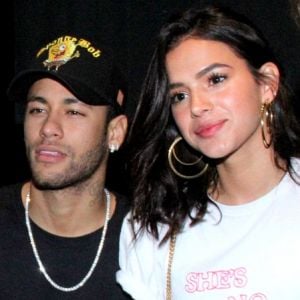 Bruna Marquezine vai morar com Neymar em Paris