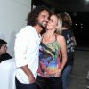 Giulia Gam diz que namoro com Flávio Abreu, de 13 anos mais novo, a faz 'sentir mulher'