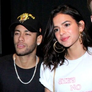 Neymar deve passar a morar com a namorada, Bruna Marquezine, em agosto