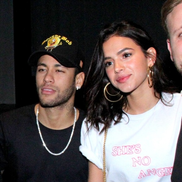Neymar deve passar a morar com a namorada, Bruna Marquezine, em agosto