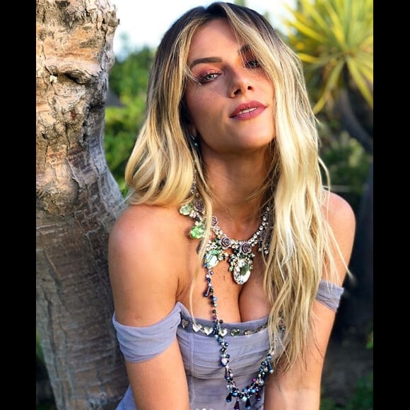 Giovanna Ewbank escolheu vestido de R$ 13.500