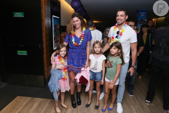 Cauã Reymond levou a filha, Sofia, de 6 anos, e suas amiguinhas para a pré-estreia do filme 'Hotel Transilvânia 3: Férias Monstruosas', em shopping da Barra da Tijuca, Zona Oeste do Rio, neste domingo, 8 de julho de 2018