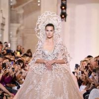 Confira os vestidos de noiva que vão ser tendência nas festas de 2019
