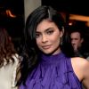 Dona de marca de cosméticos, Kylie Jenner abandonou preenchimento nos lábios