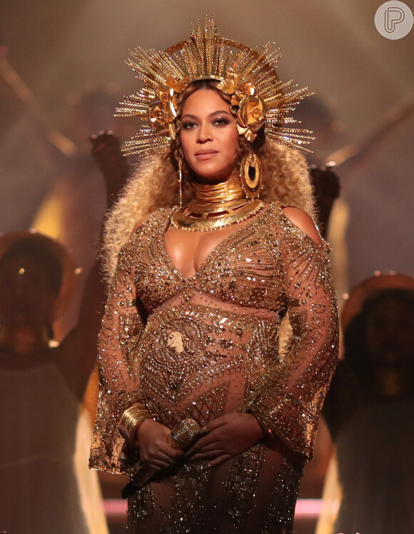 Beyoncé costuma sempre usar referências da cultura negra para os figurinos de seus shows