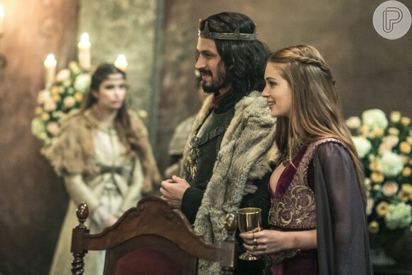 Equipe da novela 'Deus Salve o Rei' vai usar caracterização no casamento de Amália (Marina Ruy Barbosa) e Rolfofo (Romulo Estrela)