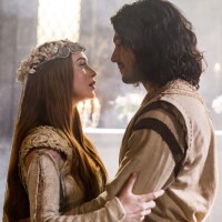 Final de 'Deus Salve o Rei': Amália e Afonso se casam em última cena da novela