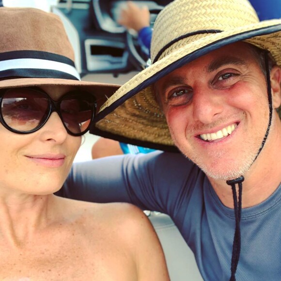 Luciano Huck está de férias com a família no Havaí