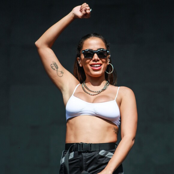 'Eu vou ter minha própria série na Netflix, gente! É demais, né? Eu amei', contou Anitta em seu perfil no Instagram