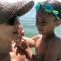 Eliana exibe momento com filho, Arthur, em praia de Miami: 'Que delícia'. Vídeo!