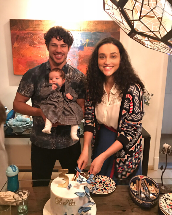 Débora Nascimento e José Loreto celebram os três meses da filha, Bella, em 14 de julho de 2018