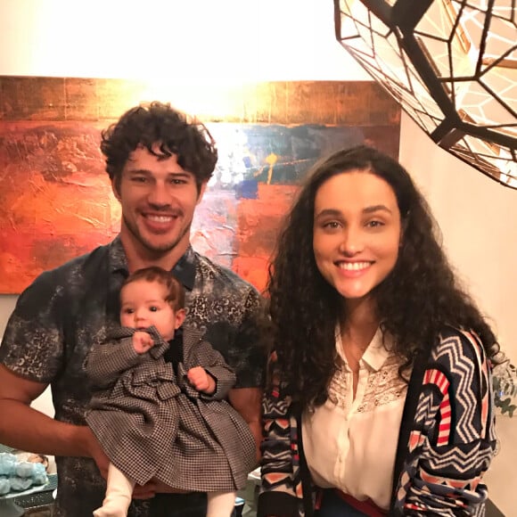 Débora Nascimento e José Loreto celebram os três meses da filha, Bella, em 14 de julho de 2018