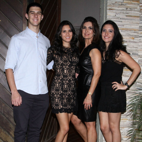 Beatriz, Vinícius e Laura Bonemer são frutos do casamento de Fátima Bernardes com William Bonner
