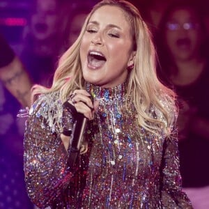 Claudia Leitte comemorou a participação na estreia do 'The Voice Brasil' e desejou boa sorte aos jurados do programa no Instagram