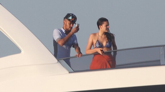 Neymar e Bruna Marquezine: veja fotos das férias do casal em Ibiza, na Espanha