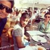 Neymar posa para foto com fã durante almoço com Bruna Marquezine na ilha de Formentera