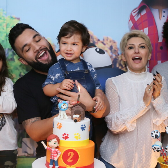 Antonia Fontenelle e Jonathan Costa comemoraram neste sábado, 21 de julho de 2018, o aniversário de 2 anos do filho, Salvatore