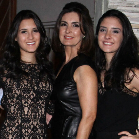 Fátima Bernardes viajou com as filhas, Laura e Beatriz, à Barcelona e exibiu fotos da viagem no Instagram. Veja abaixo!