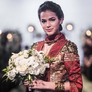 Bruna Marquezine interpreta a vilã Catarina na novela 'Deus Salve o Rei'