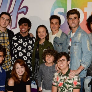 Larissa Manoela e Leonardo Cidade posam com elenco de 'Z4', série teen do SBT, no Cinépolis/JK Iguatemi, em São Paulo, na noite desta quarta-feira, 25 de julho de 2018