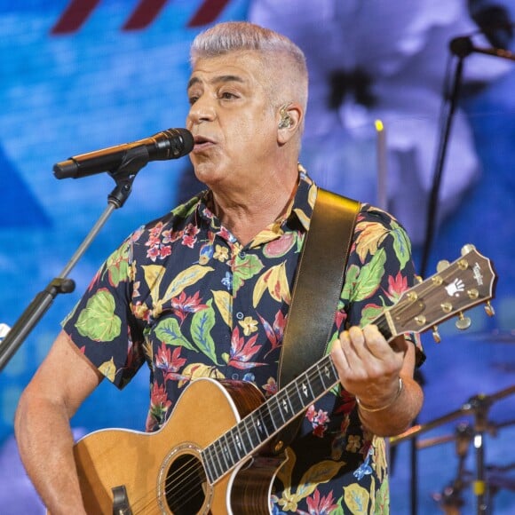 Lulu Santos assumiu namoro com o baiano Clebson Teixeira, que tem 26 anos e trabalha em multinacional