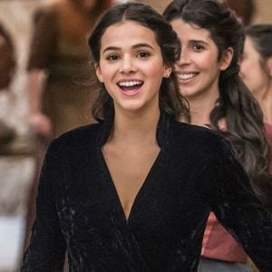 Bruna Marquezine curte festa de 'Deus Salve o Rei' realizada no Rio de Janeiro, na noite desta quinta-feira, 26 de julho de 2018