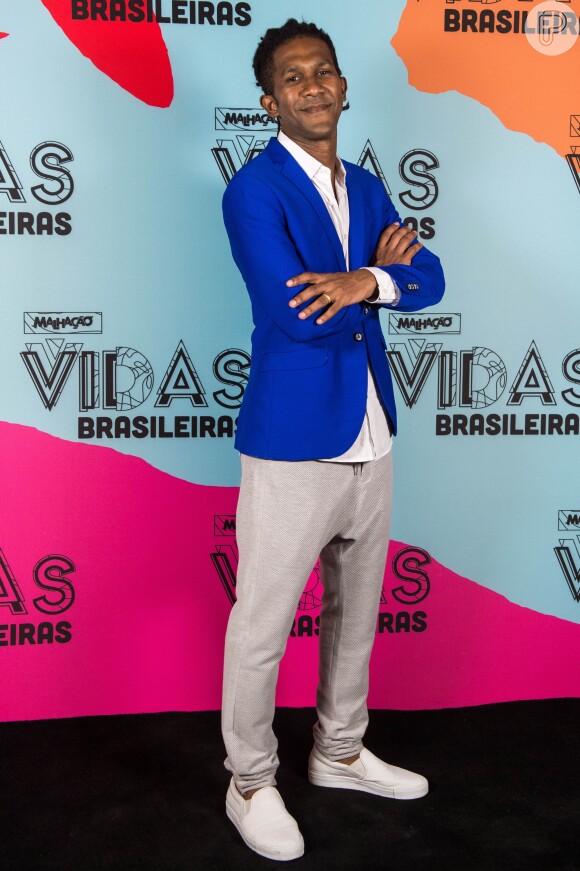 Rafael (Carmo Dalla Vecchia) volta a se entender com Vinícius (André Luiz Miranda), no capítulo de quarta-feira, 8 de agosto de 2018, da novela 'Malhação: Vidas Brasileiras'