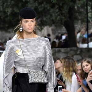 Over the Knee na passarela da Louis Vuitton resort 2019 