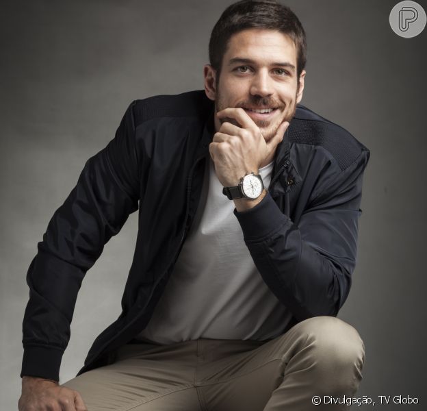 Marco Pigossi comenta a saída da TV Globo para estrear duas séries na Netflix