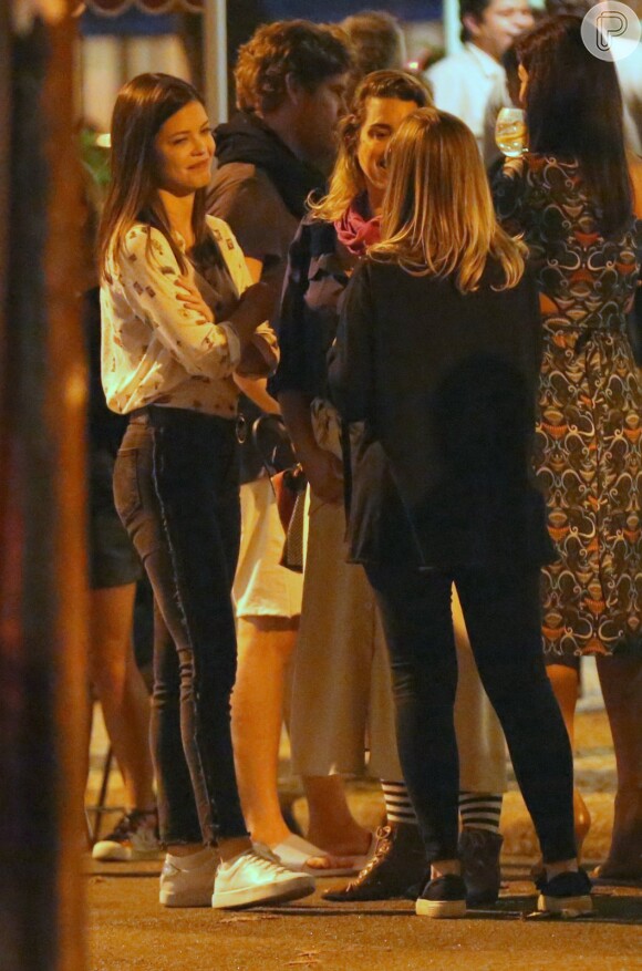 Maurício Destri e Vitória Strada são fotografados em barzinho na Gávea, na Zona Sul do Rio de Janeiro, na noite deste sábado, 4 de agosto de 2018