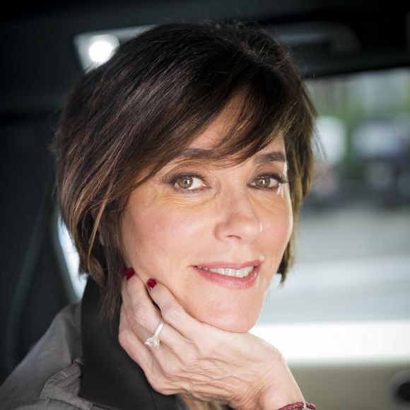 Carmen (Christiane Torloni) acaba o namoro com Lalá (Micael) na novela 'O Tempo Não Para'