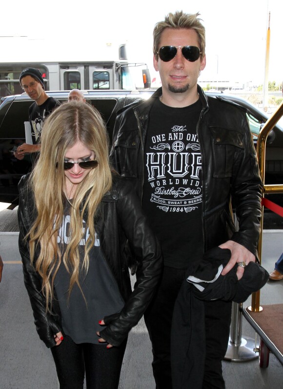 'Isso me fez sentir uma mulher completa', disse Avril Lavigne na época do casamento