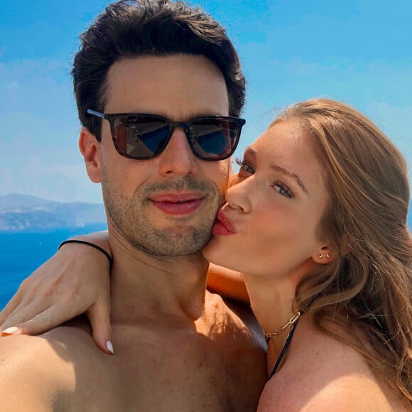 Marina Ruy Barbosa viajou à Grécia com o marido, Xandinho Negrão