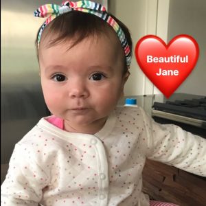 Patrícia Abravanel mostrou uma foto da filha, Jane, nesta quarta-feira, dia 15 de agosto de 2018