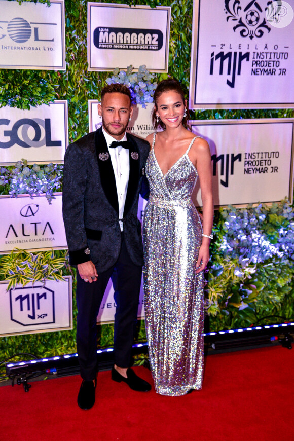 Neymar ganhou elogios de Bruna Marquezine em leilão: 'Eu te agradeço por olhar pro próximo com humanidade, com amor e por tentar retribuir tudo que Deus lhe deu nessa vida de uma forma tão bonita e proporcional'