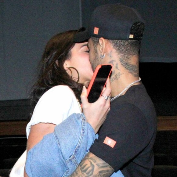 'Não dessa forma, uma mudança, sair do país', completou Bruna Marquezine