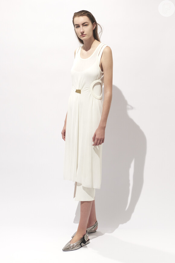 Tendências das coleções de verão 2019: branco total no look minimalista da Coven