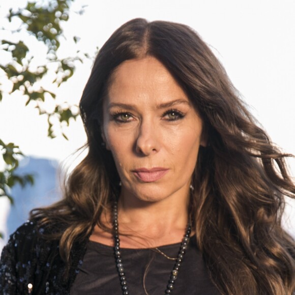 Contratada pela TV Globo, Adriane Galisteu está no ar na novela 'O Tempo não Para'