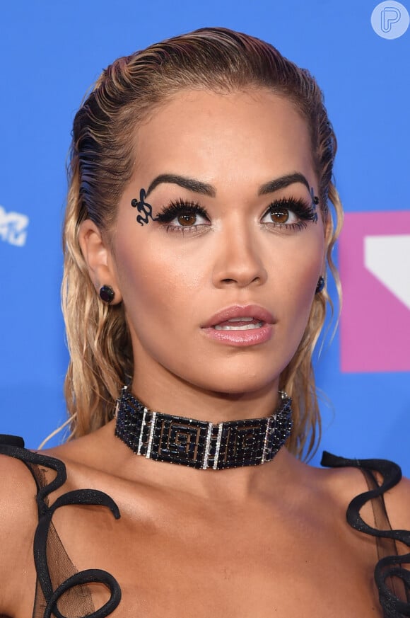 Veja detalhes da maquiagem usada por Rita Ora no VMA 2018