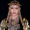 Madonna apostou em look étnico, repleto de acessórios