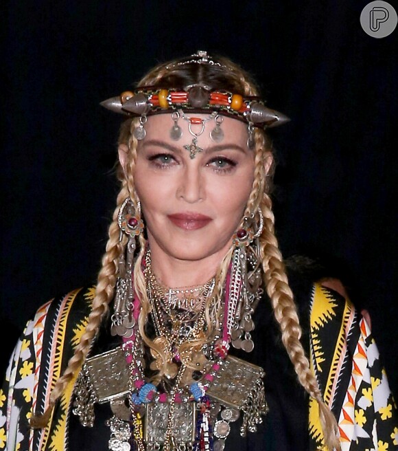 Madonna apostou em look étnico, repleto de acessórios