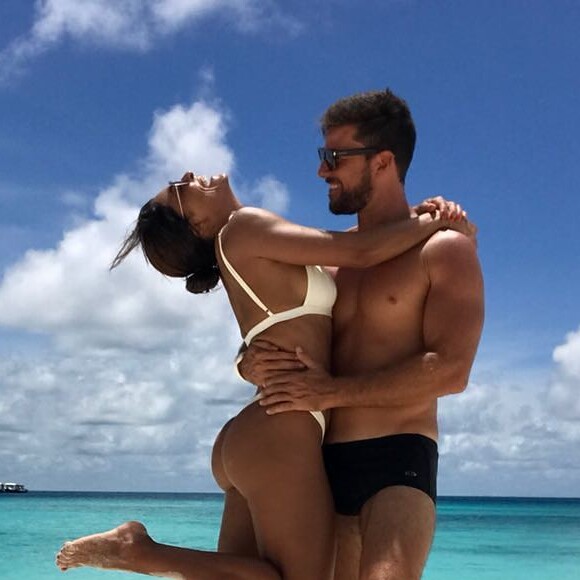Juliana Paes e o marido, Carlos Eduardo Baptista, recentemente viajaram às Maldivas