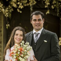 'Orgulho e Paixão': Elisabeta se casa com Darcy após destruir provas contra ela