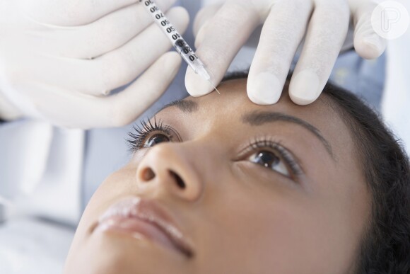 Aplicar botox é um dos tratamentos indicados pela dermatologista Renata Marques