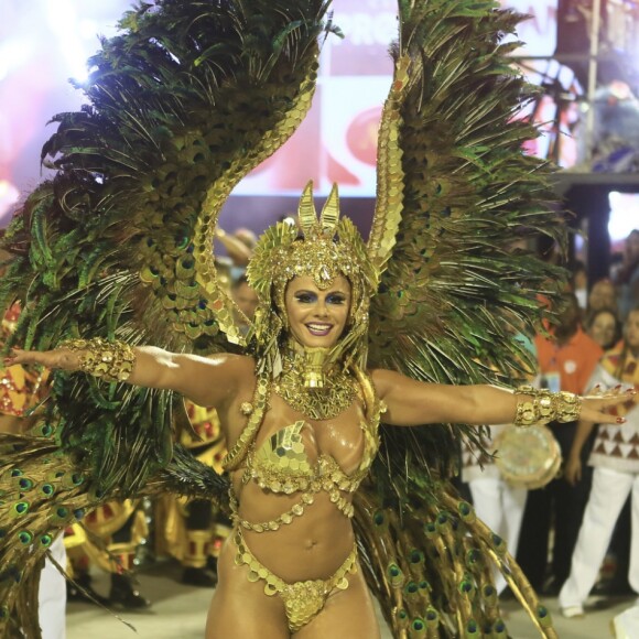 Viviane Araujo deu vida a uma rainha egípcia no Carnaval 2018 do Salgueiro, que trouxe como enredo 'Senhoras do Ventre do Mundo', exaltando as grandes matriarcas negras da história