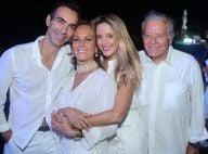 Em família: Ticiane Pinheiro curte show na Bahia com o marido e os pais. Fotos!