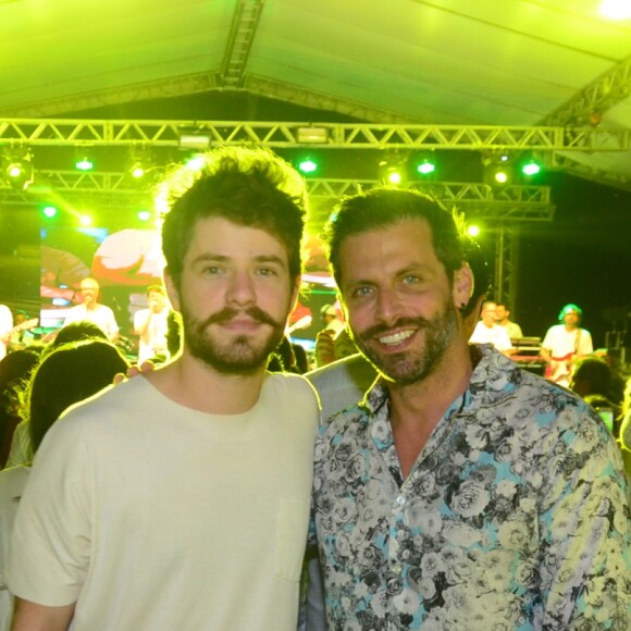 Maurício Destri e Henri Castelli no show de Saulo Fernandes em comemoração aos 33 anos do Tivoli Ecoresort Praia do Forte, na Bahia, neste sábado, 25 de agosto de 2018